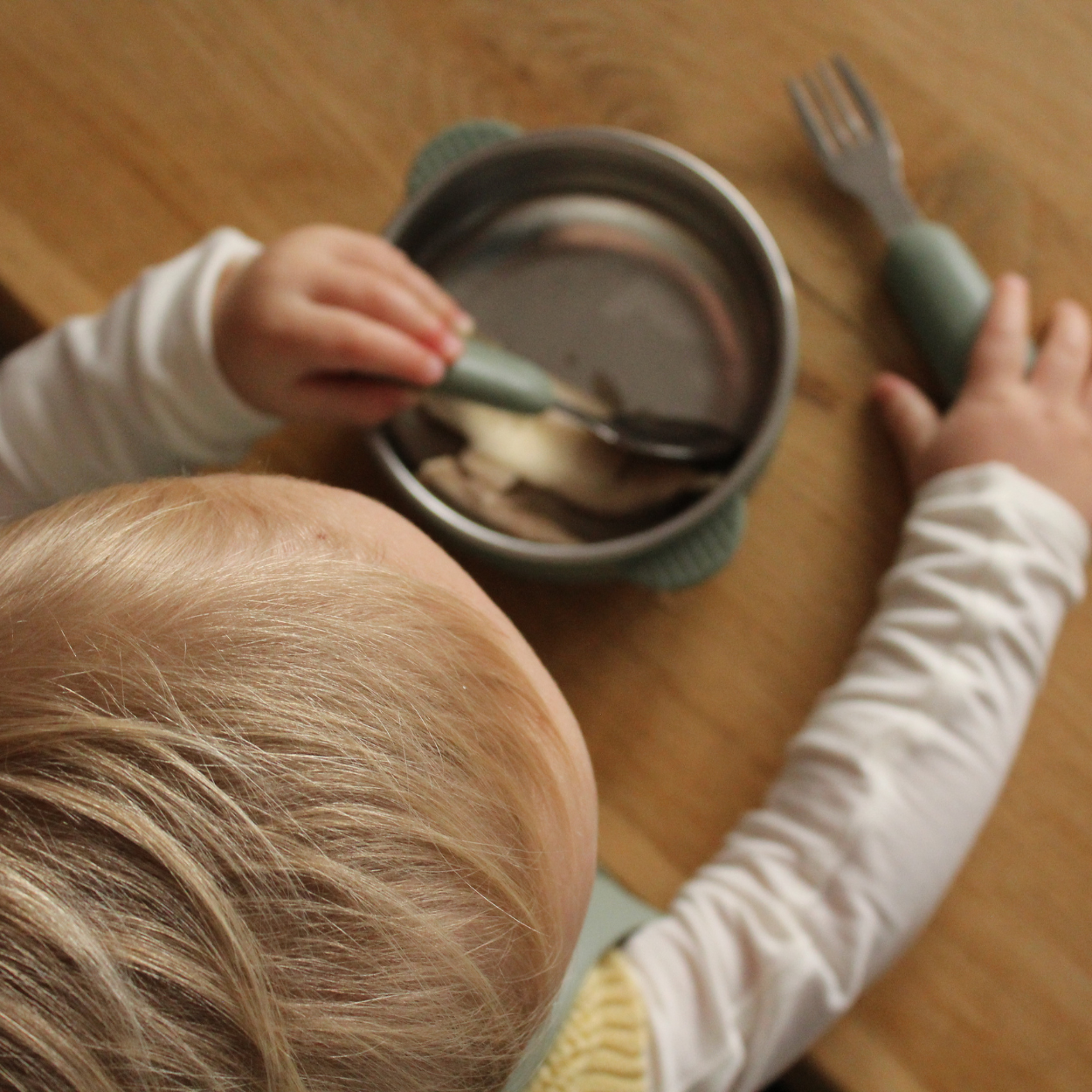 Veilig baby servies: waar moet je op letten als ouder?